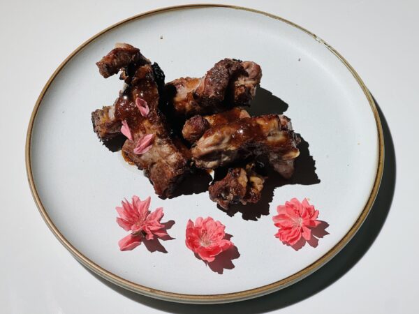 Suon nuong decor hoa dao Ngay tet